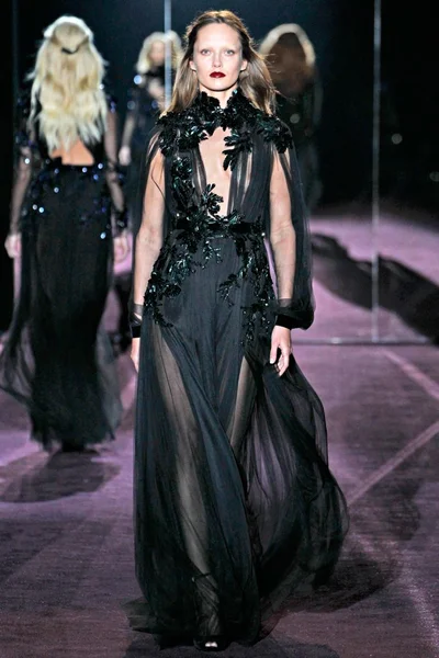 Look 48